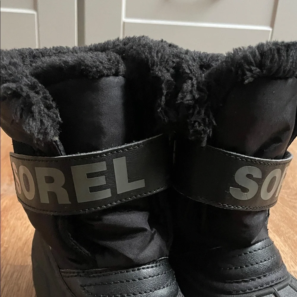 Sorel‎ Kids Black Snow Boots Waterproof Lined Winter Boots Strap Closure Great